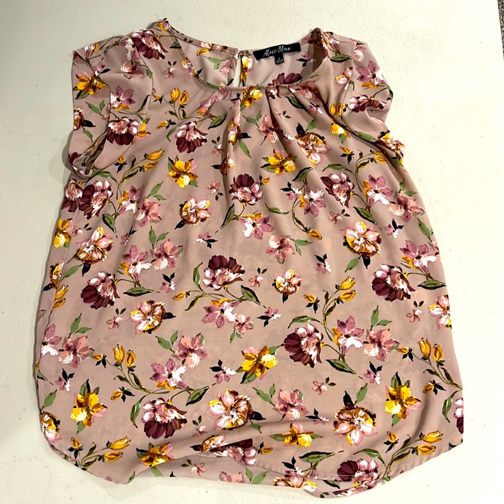 Women’s Sleeveless Top, Size S
